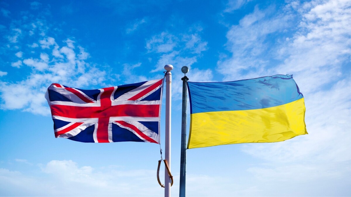 Flags of Ukraine and UK - Uk visa support for Ukrainians