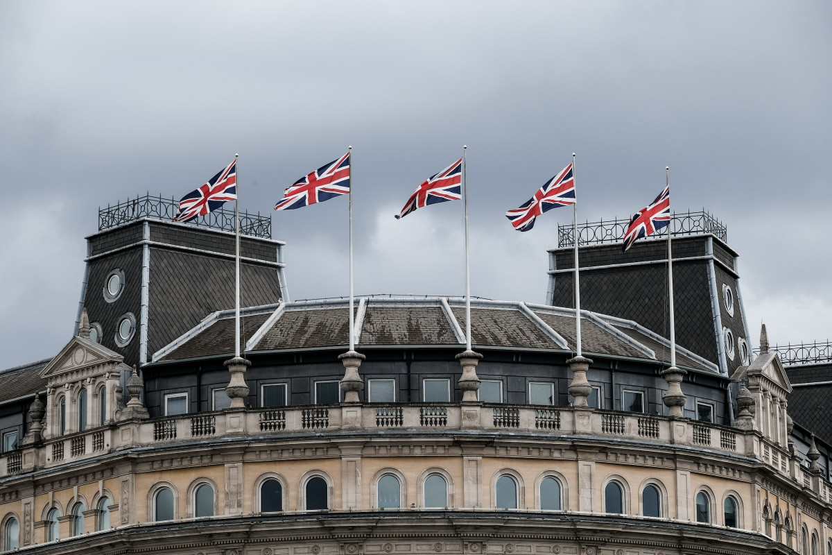 Flags of Great Britain on Trafalgar Square - Switch Any UK Visa To Student Visa From Inside the UK