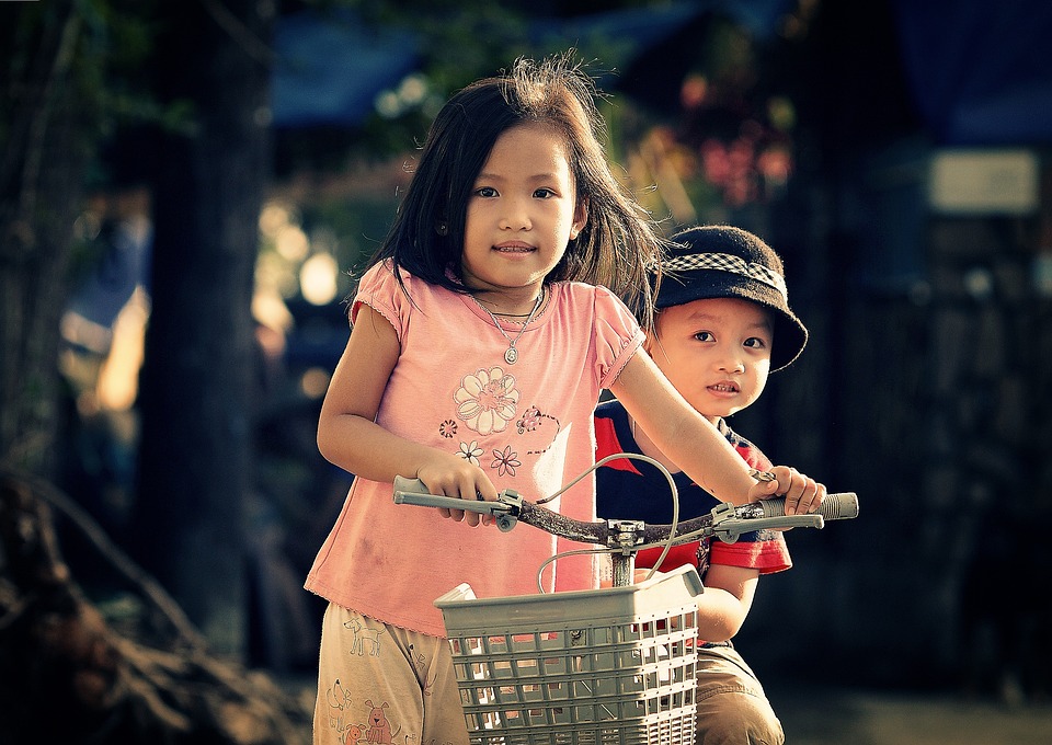 A girl and boy - Kids - Approve the US citizenship of child after immigration