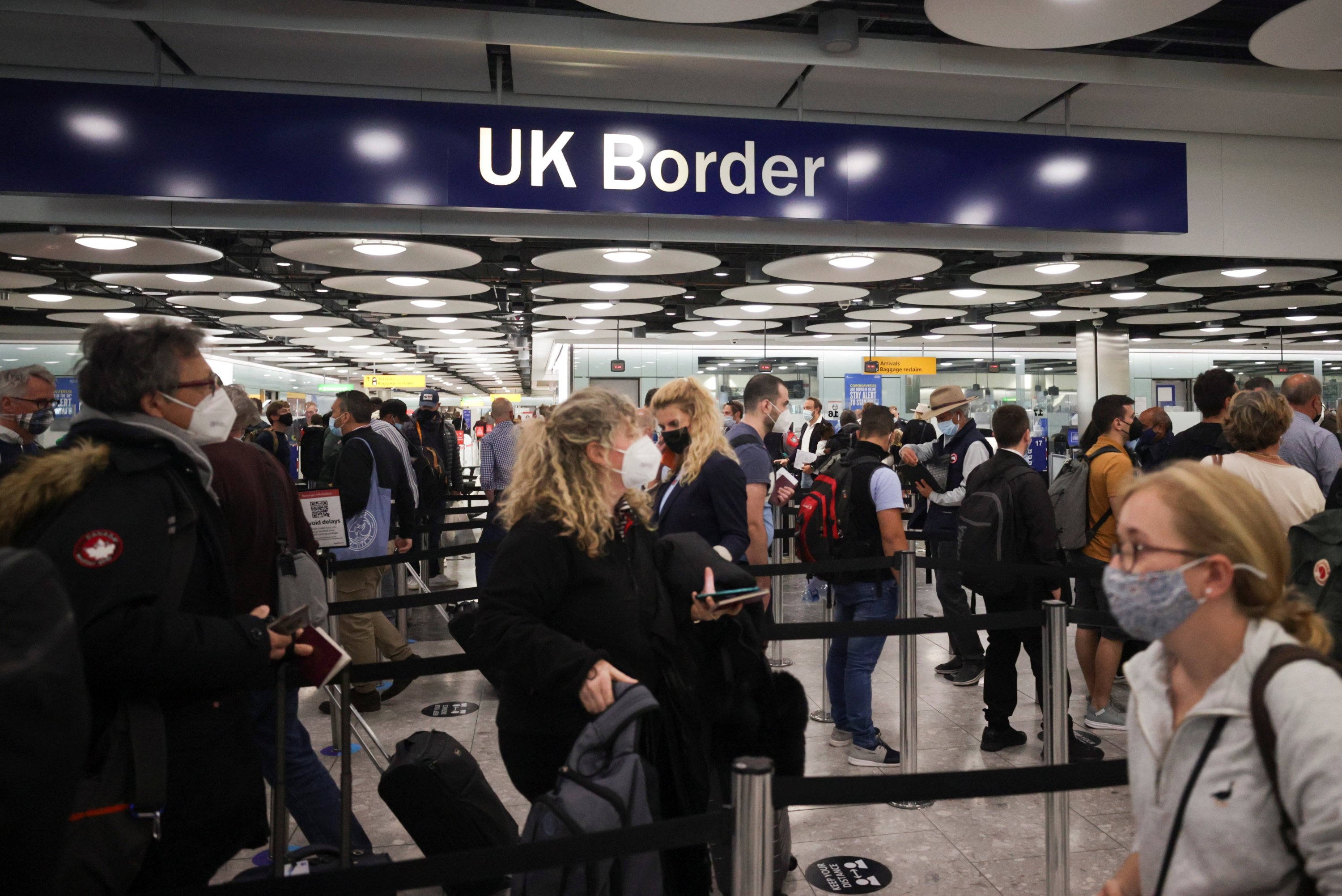 Passengers passing through the UK border - UK work visa options for EU citizens